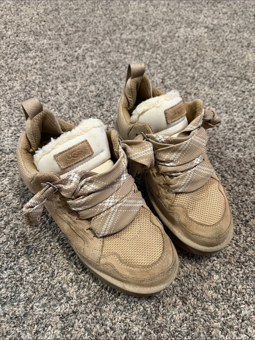 UGG Lowmel Tan/Taupe Lace-Up Cozy Boot Sneakers Women's Size 9- Some wear